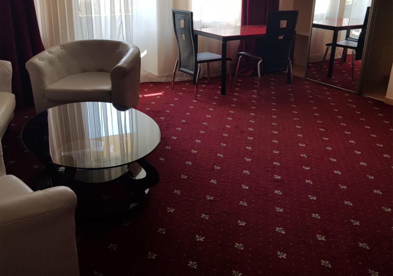 Emperum Nelson Hotel Chişinău Extérieur photo
