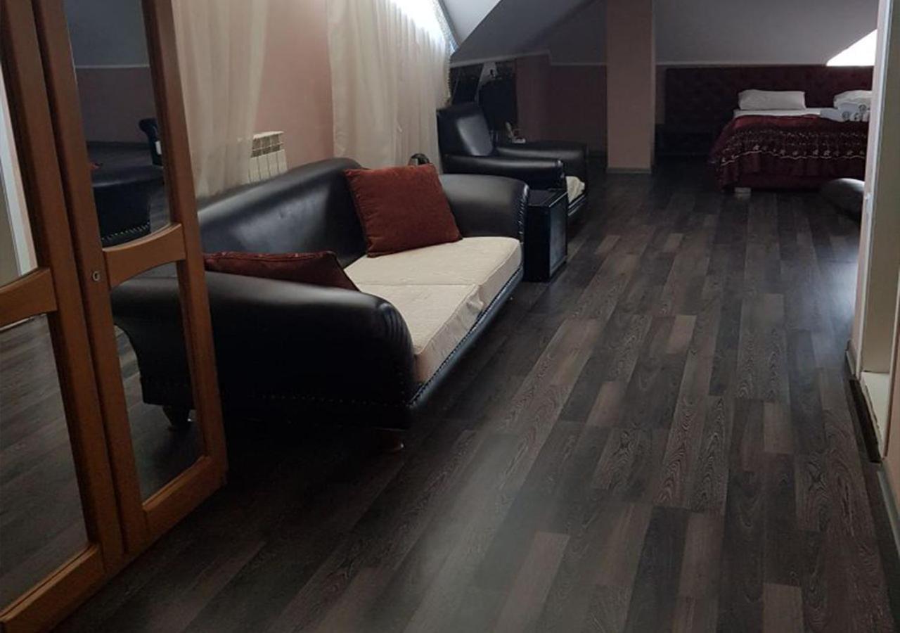 Emperum Nelson Hotel Chişinău Extérieur photo