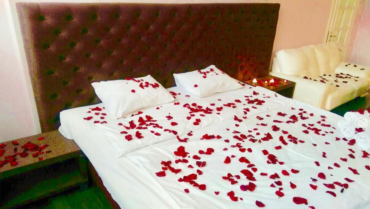 Emperum Nelson Hotel Chişinău Extérieur photo