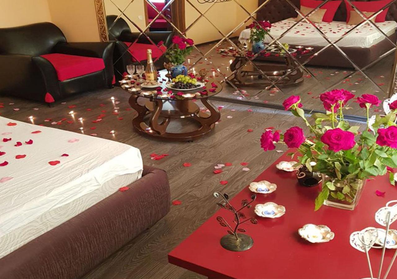 Emperum Nelson Hotel Chişinău Extérieur photo