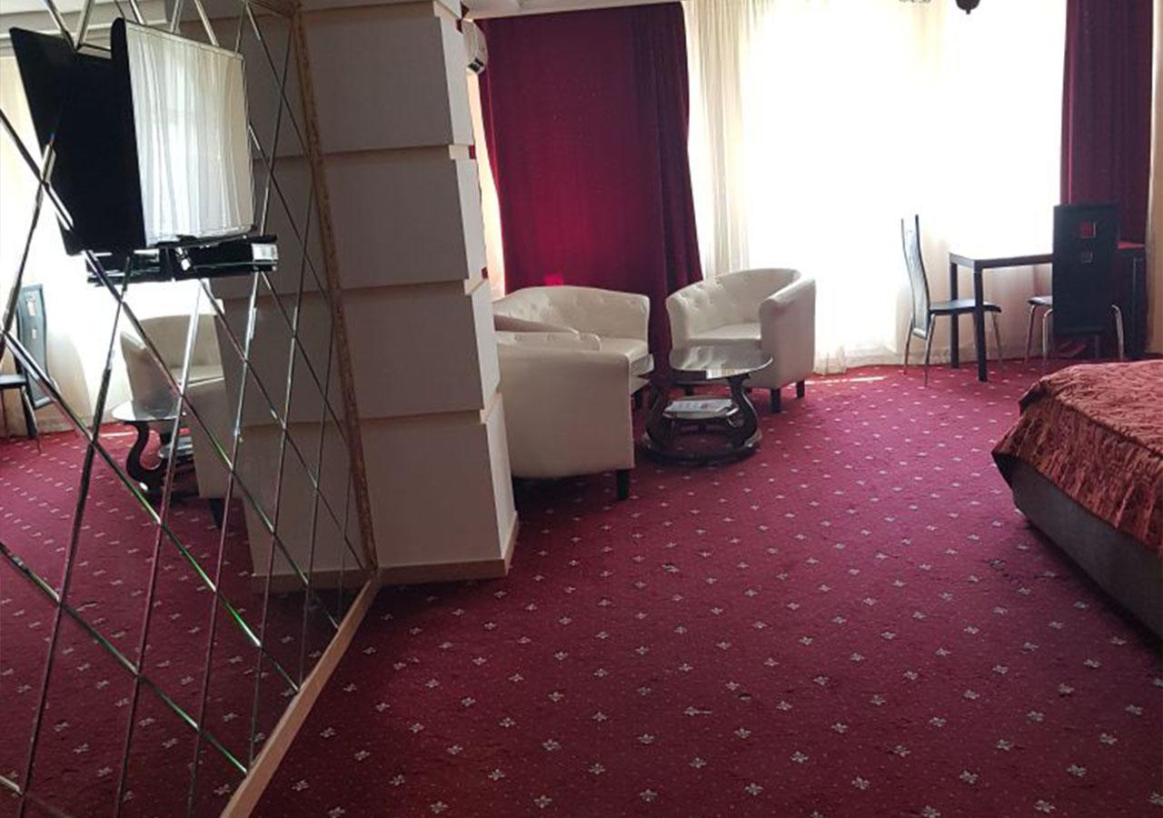 Emperum Nelson Hotel Chişinău Extérieur photo