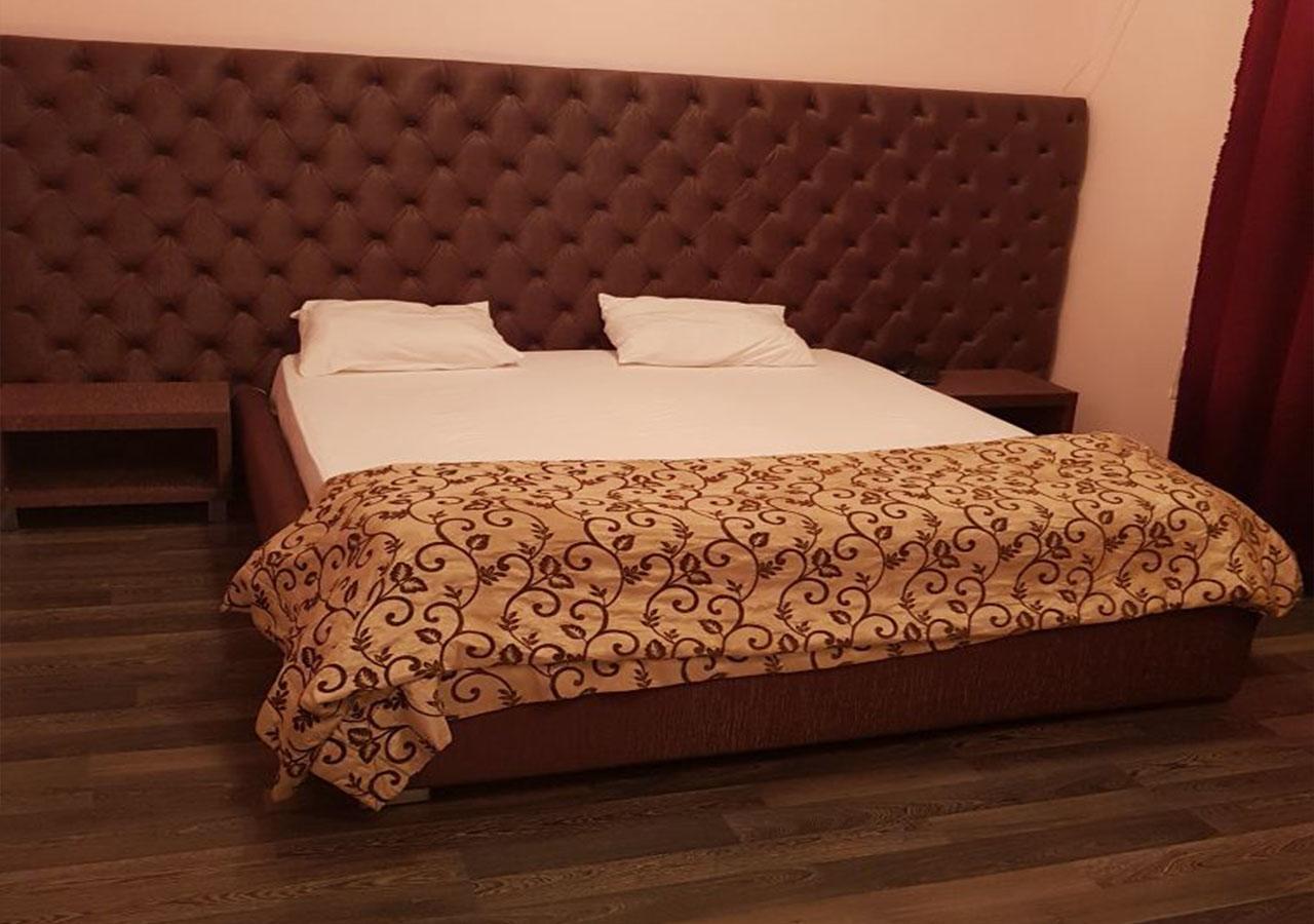 Emperum Nelson Hotel Chişinău Extérieur photo
