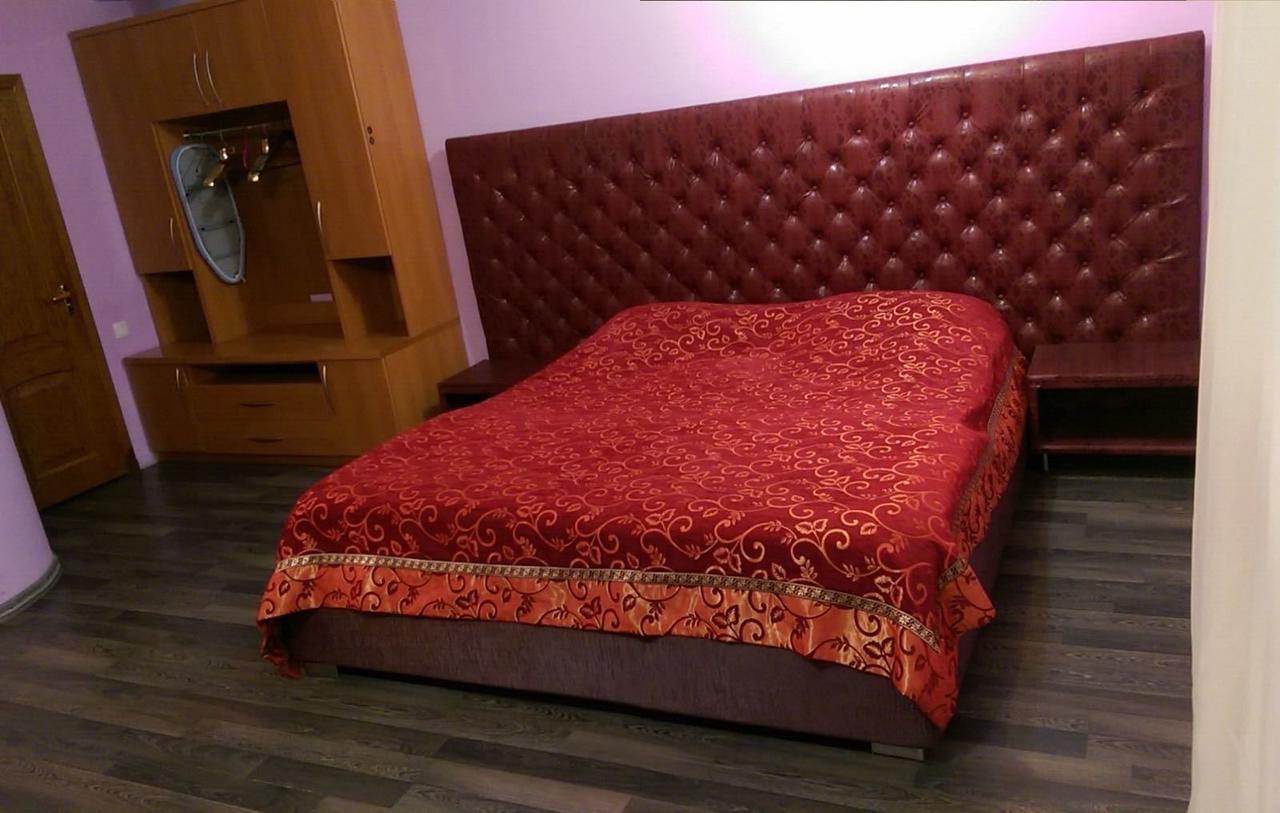 Emperum Nelson Hotel Chişinău Extérieur photo