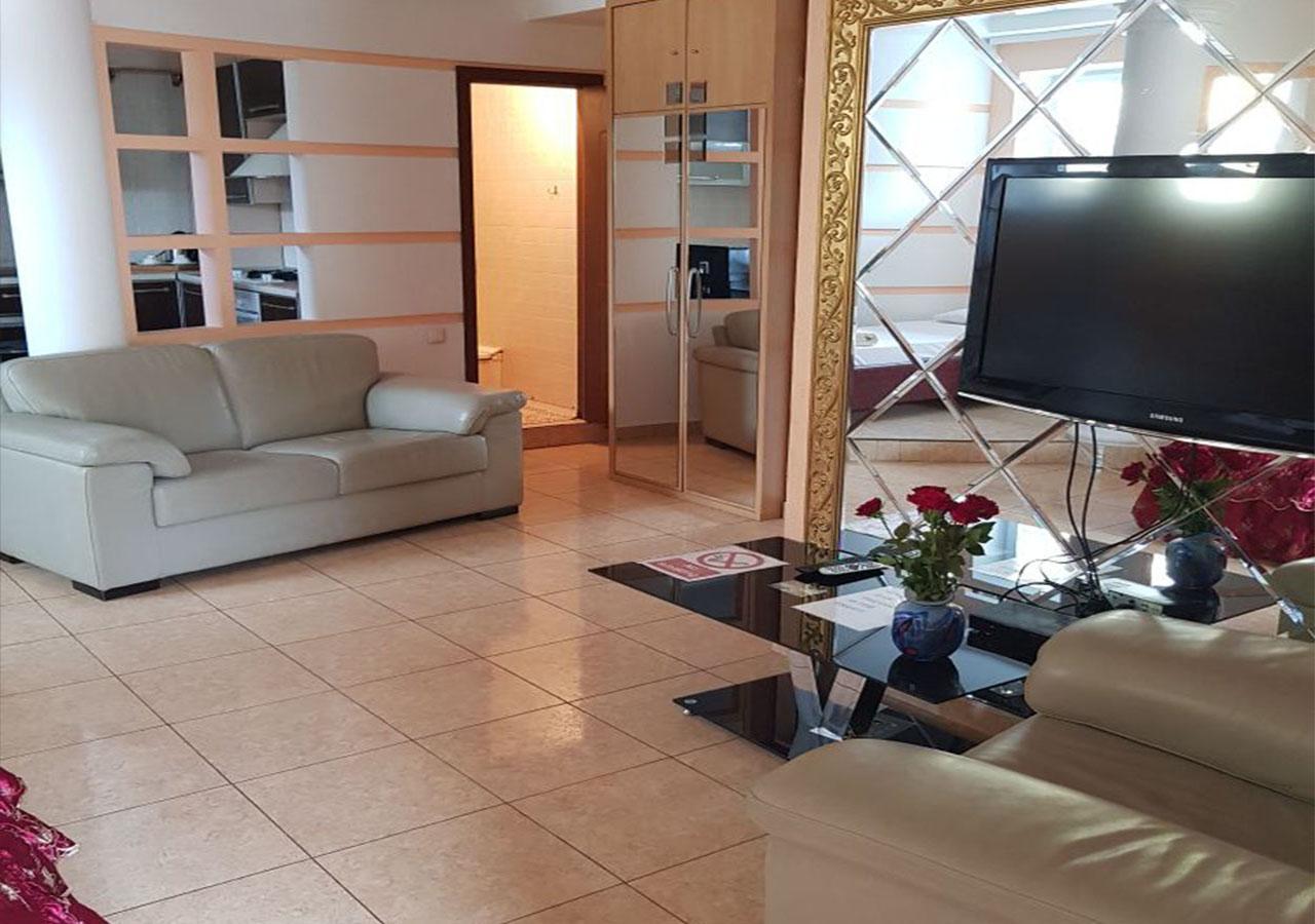 Emperum Nelson Hotel Chişinău Extérieur photo