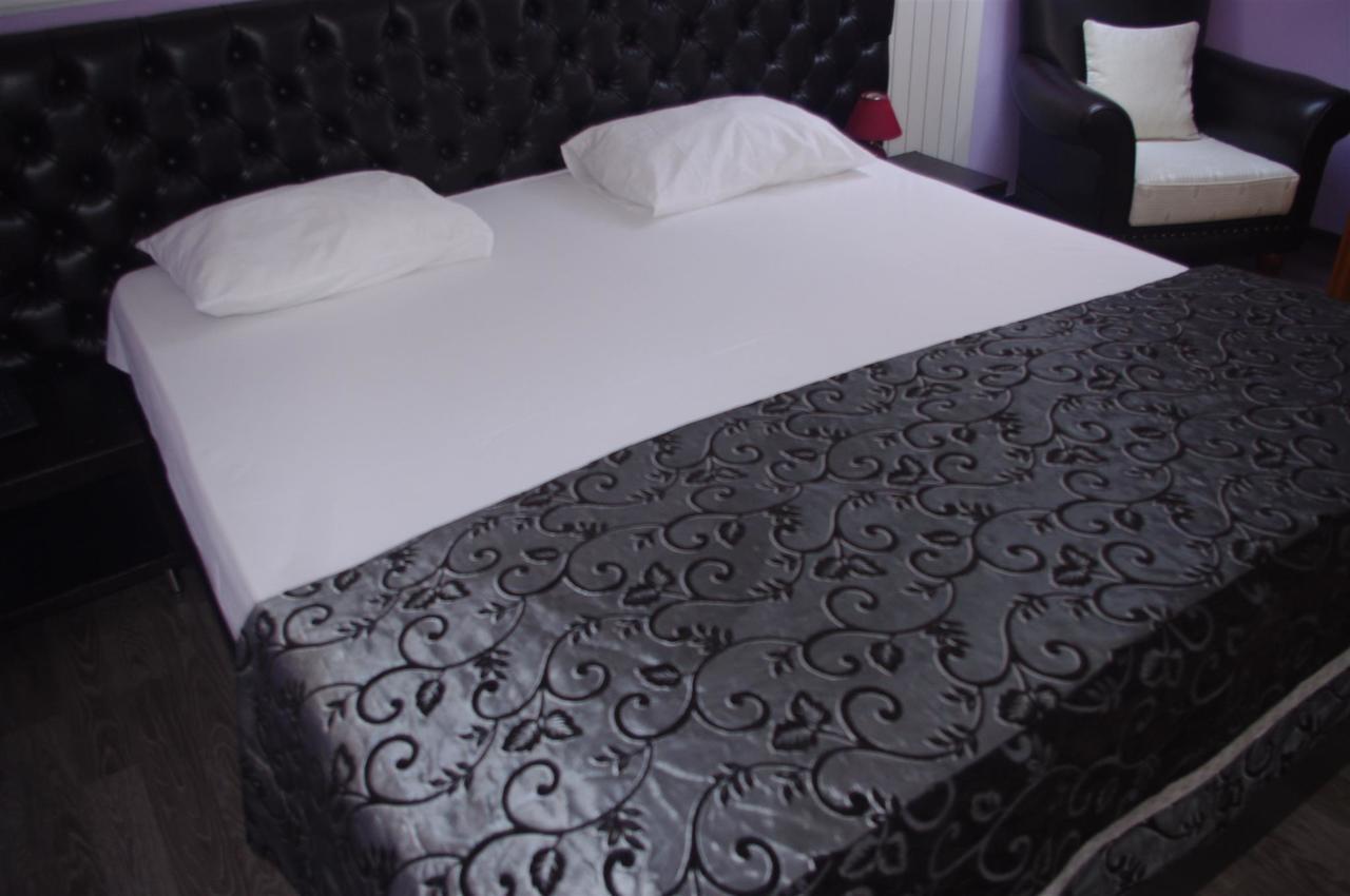 Emperum Nelson Hotel Chişinău Extérieur photo