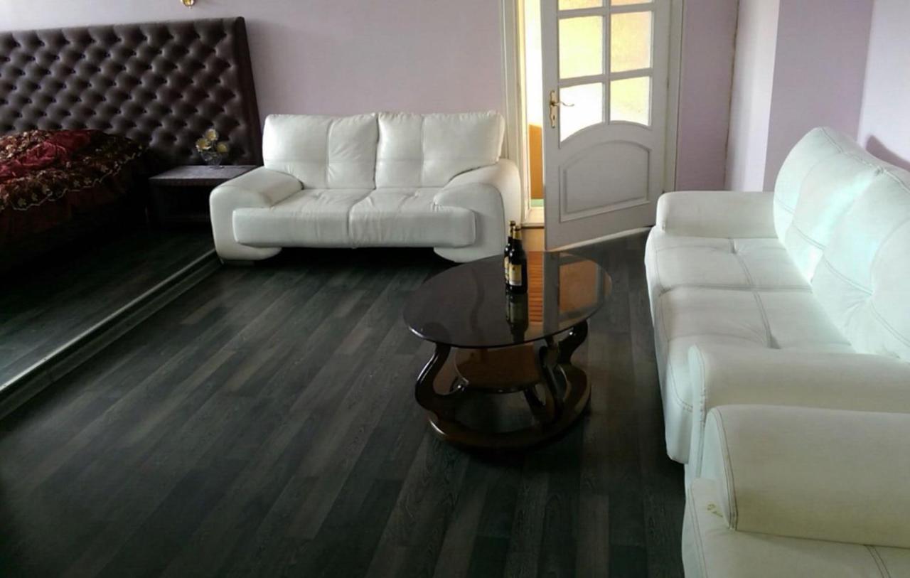 Emperum Nelson Hotel Chişinău Extérieur photo