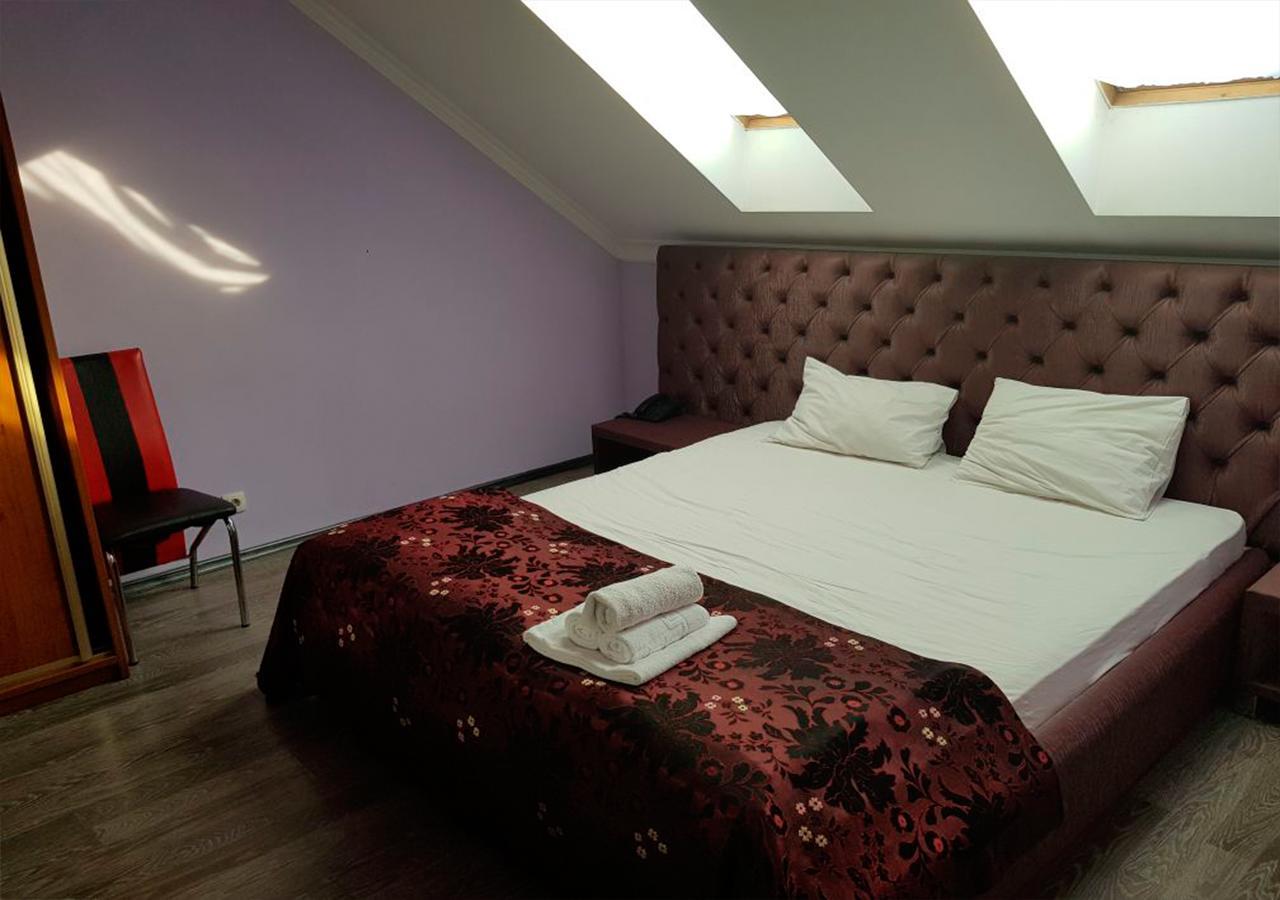 Emperum Nelson Hotel Chişinău Extérieur photo